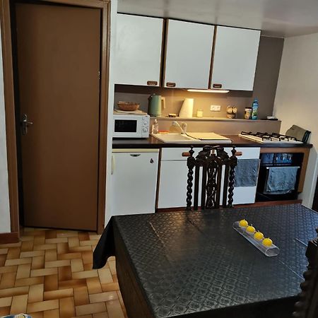 Mon Petit Studio Appartement Montmorillon Buitenkant foto